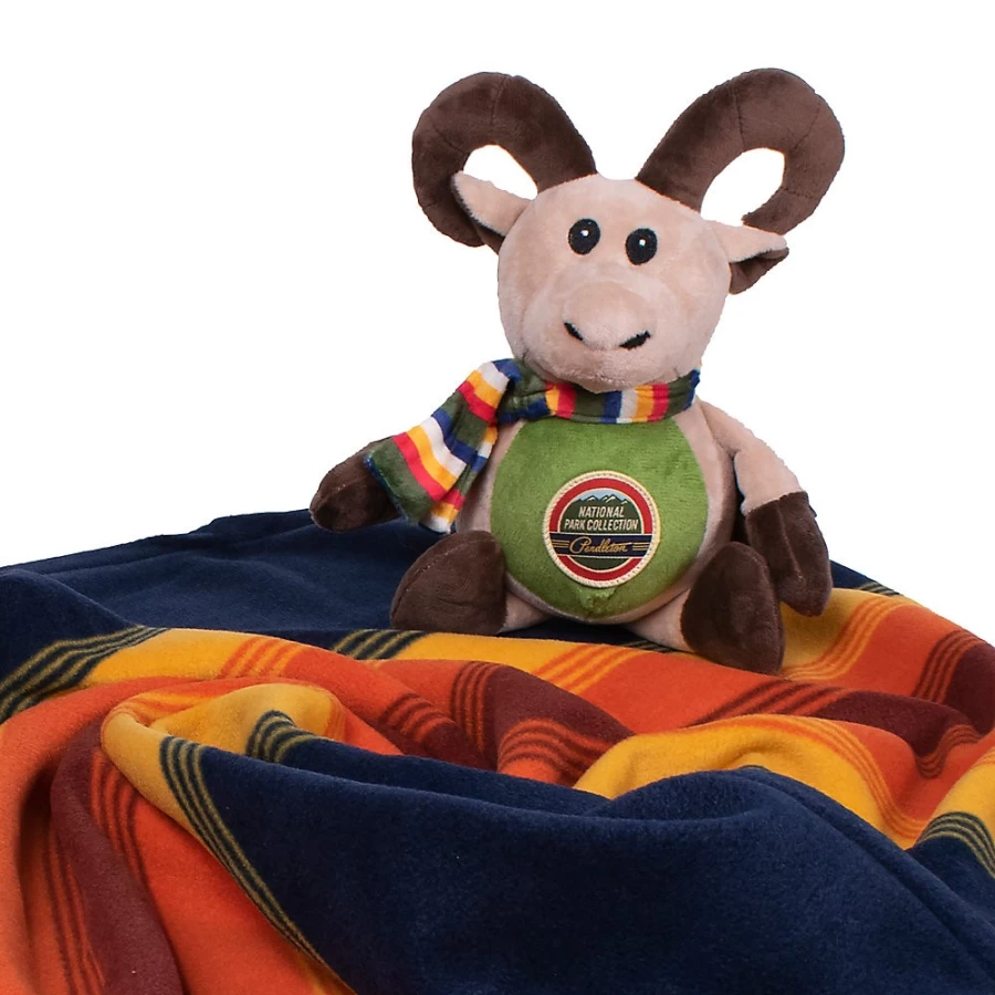 Pendleton Grand Canyon National Park Pet Blanket and Long Horn Sheep Plush Toy Gift Set for Dogs - PetSmart Collection